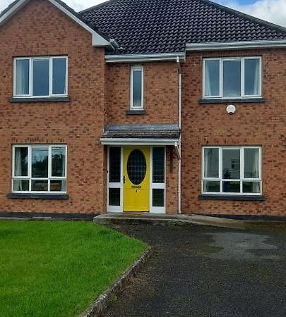 1 Cartrun Breac N39D7H6 Opposite Longford Rugby Club - See The Yellow Door Экстерьер фото
